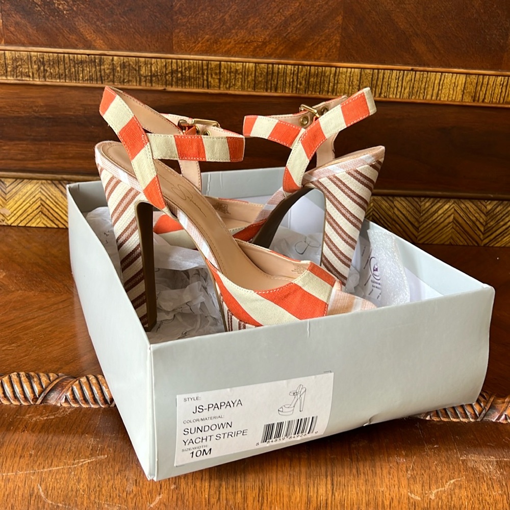 Suuuuper cute Jessica Simpson pumps. Perfect for summer!